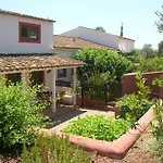 Fazendinha - - Spacious And Tranquil Vendégház
